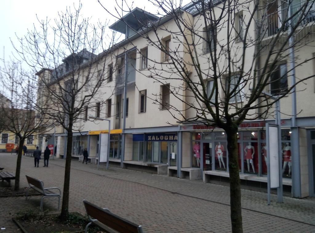 Debrecenter Apartman Exterior foto